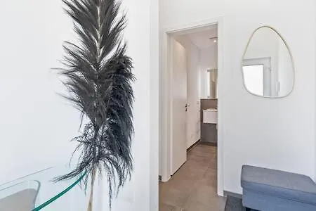 Stylish Designer Studio In Bonnevoie Id151 * Luksemburg